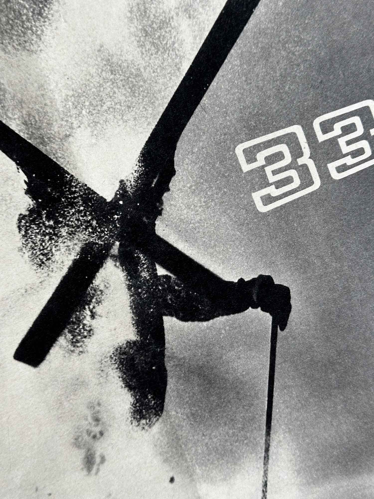 Détail affiche ski vintage X33 Baudou 1965, magazine Ski Français — pièce unique collection Archives Haritz