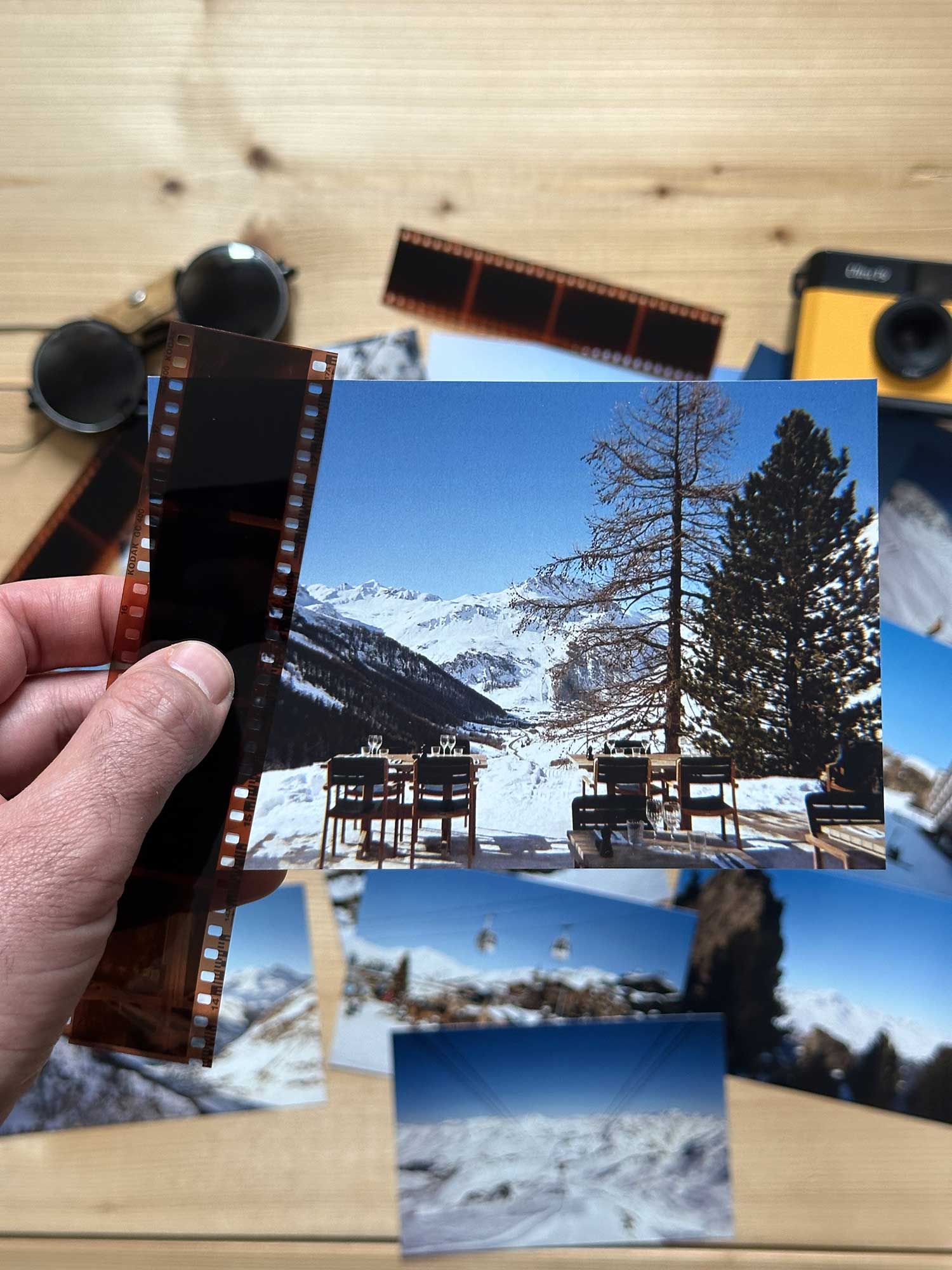 Photographie argentique Haritz d'un restaurant d'altitude à Val d'Isère