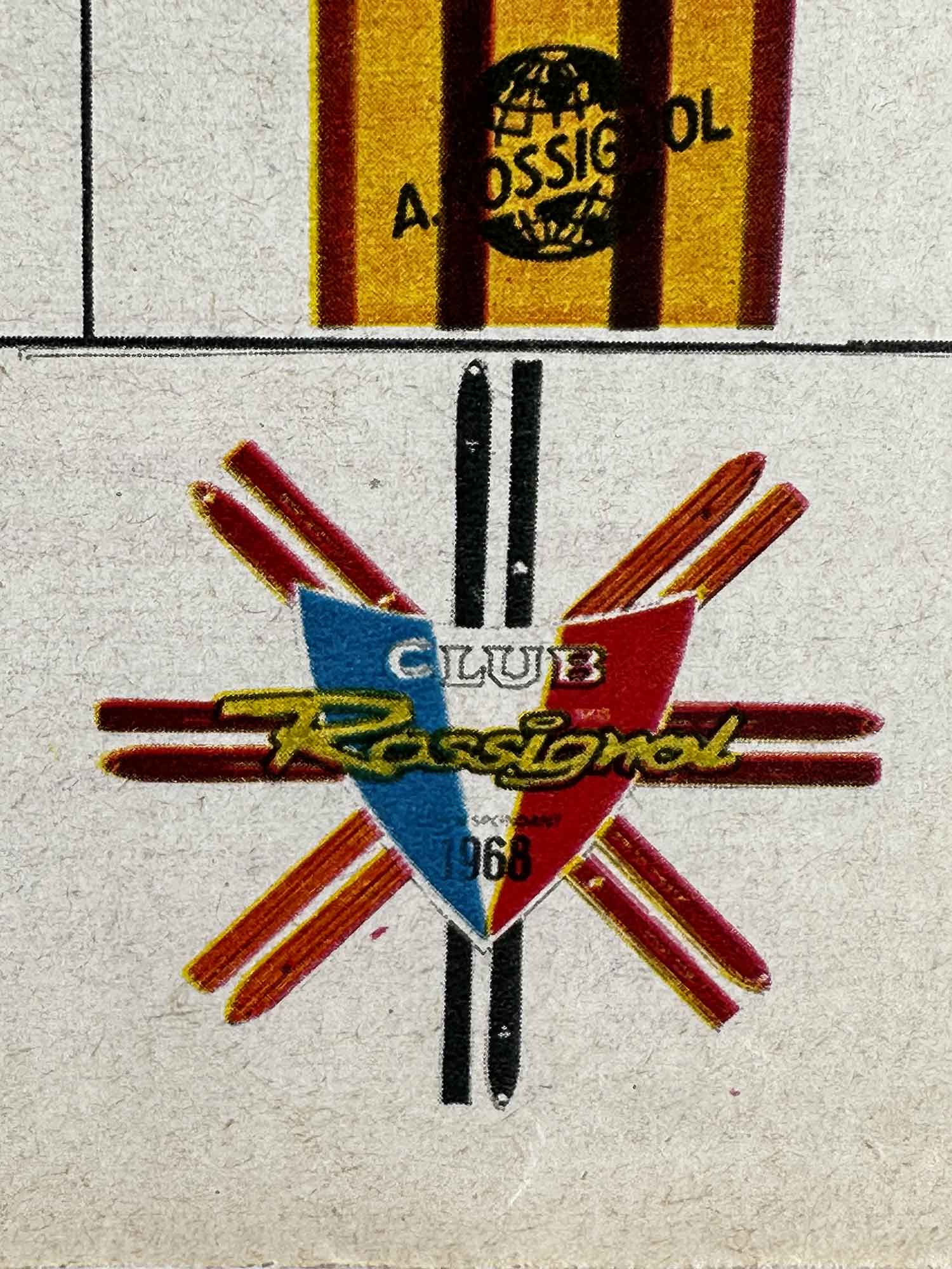 Détail affiche ski vintage Rossignol logo collection 1967, magazine Ski Français — pièce unique collection Archives Haritz